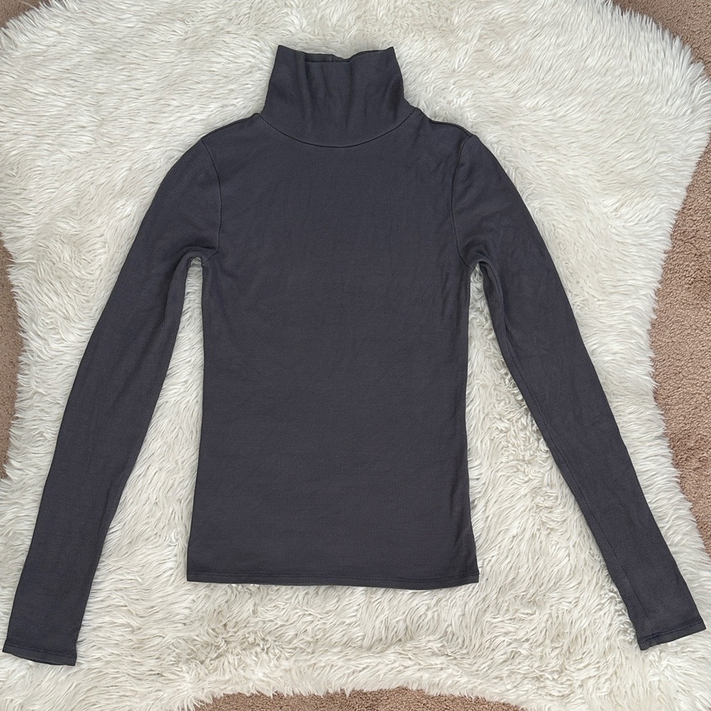 Joah Brown Long Sleeve Turtleneck Tee in Charcoal